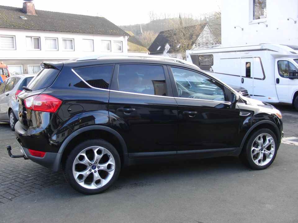 Ford Kuga 2.0 TDCI Titanium 4x4 Leder, Xenon in Lennestadt