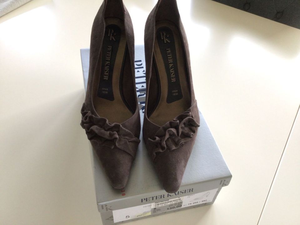 Neue Originale Peter Kaiser Pumps Gr.38 Oliv Echt Leder in Gardelegen  