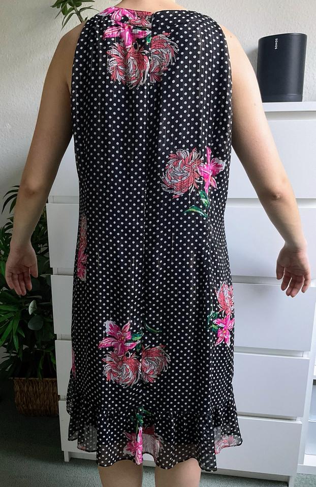 XXX Neues Kleid von S. Oliver Black Label Größe 42/44 XXX in Nußloch