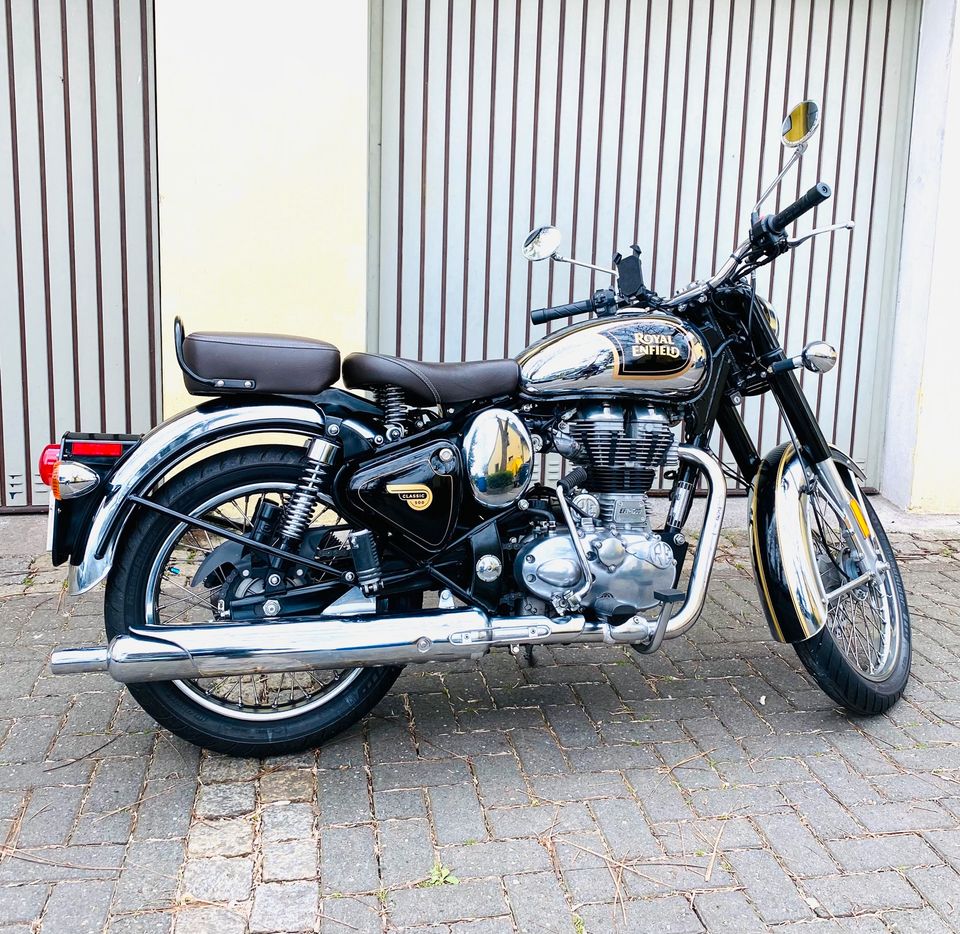 Royal Enfield Bullet Classic 500. Chrome Black. Top gepflegt! in Sprockhövel