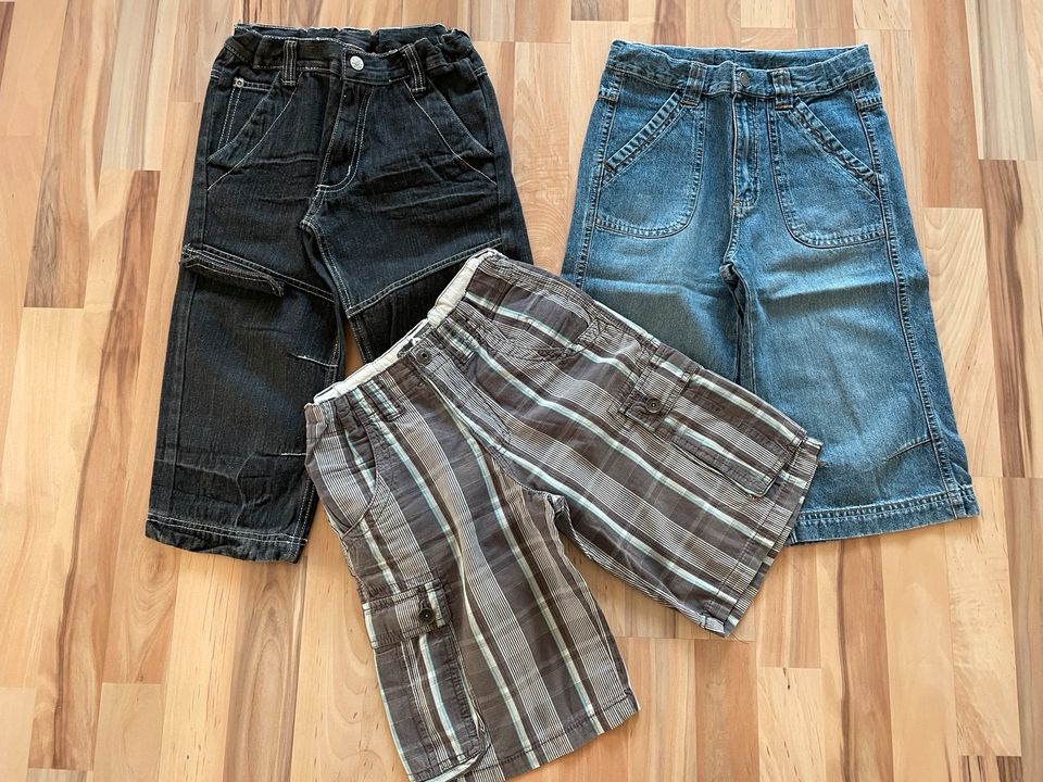 3 x Hose Jeans Shorts Bermuda 4 x Shirts Größe 122-128 in Saarlouis