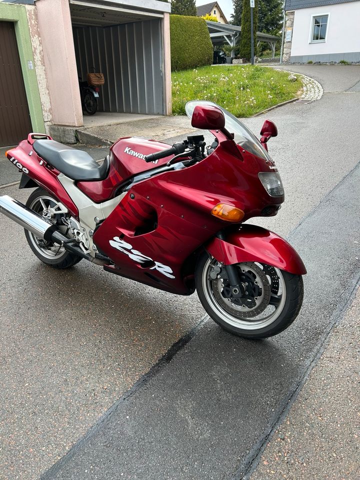 Motorrad Kawasaki ZZR 1100 in Steinberg