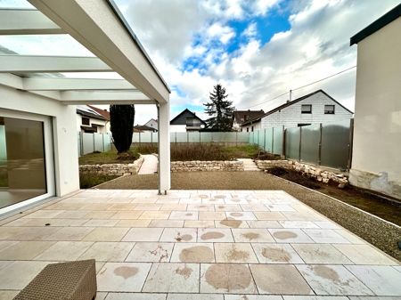 Neubau Bungalow zum Erstbezug von WeberHaus Smarthome bezugsfertig in Saarwellingen