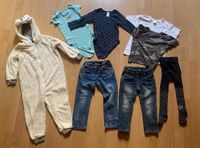 Kleiderpaket Jungen 98 - 104 Jeans Shirts KuschelAnzug Baden-Württemberg - Friesenheim Vorschau