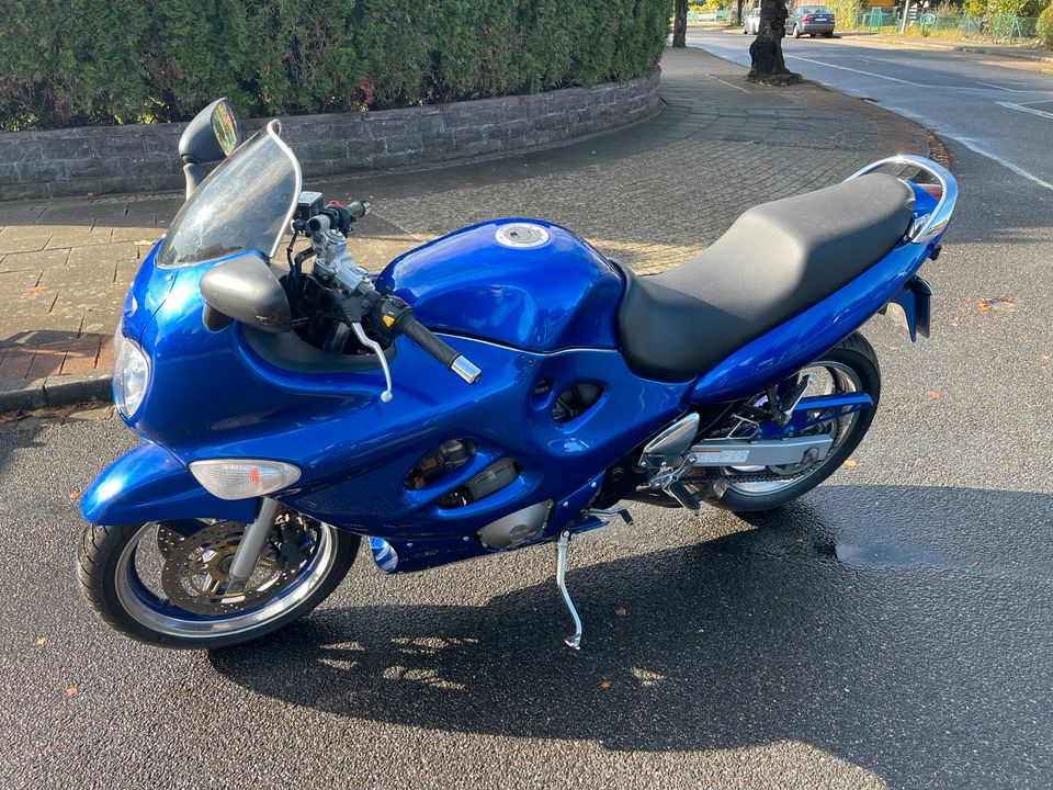 Suzuki GSX 600 f Bj. 10/97 an Bastler steht länger www.kutte24.de in Bremen