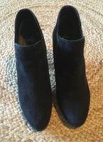 Gefütterte Boots High Heels Schuhe Caprice Verlousleder Größe 37 Niedersachsen - Celle Vorschau