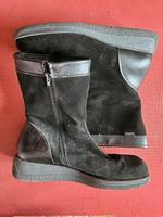 Neuwertig: Esprit: Kurz-Stiefel -40/41-  schwarz Wildleder(?) Baden-Württemberg - Mannheim Vorschau