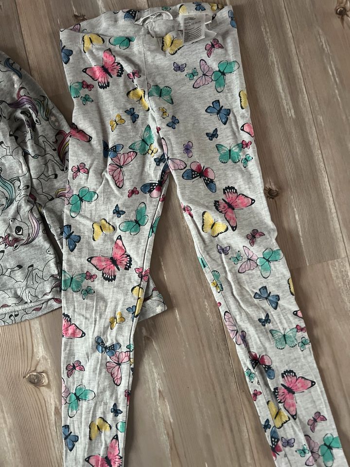 Pullover Einhorn Leggings Schmetterling H&M in Neu Wulmstorf