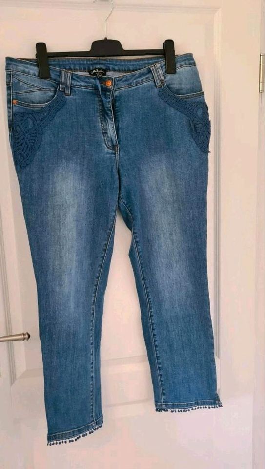 Jeans mit Spitzenapplikationen Ulla Popken Große Größe 46 in Schüttorf