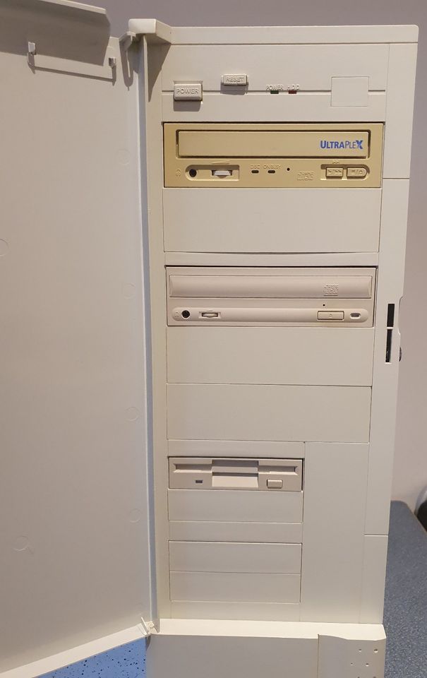 AMD-K6 Retro-PC mit Voodoo2 in Ahrensburg