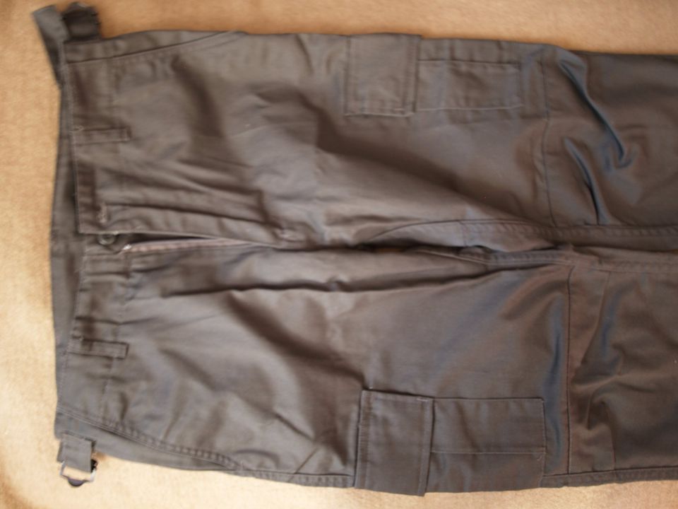 Outdoorhose "12A" (kleiner!), neuwertig (inkl. VK!) in Sickte