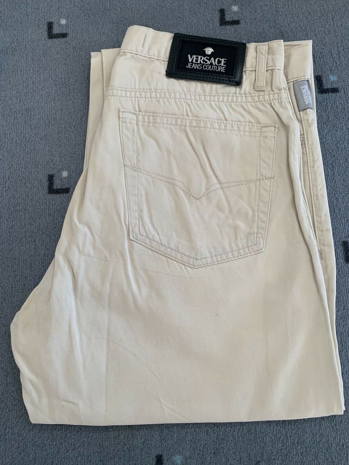 Versace Jeans Couture, Herren Stoffhose, beige, Größe 31/45 in  Baden-Württemberg - Niefern-Öschelbronn | eBay Kleinanzeigen ist jetzt  Kleinanzeigen