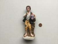 Porzellan Figur Gestempelt Knabe mit Obstkorb 18. Jh. Darstellung Hessen - Fulda Vorschau