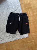 Ellesse Jogginghose Shorts kurze Hose schwarz Gr. S - wie neu! Frankfurt am Main - Bornheim Vorschau