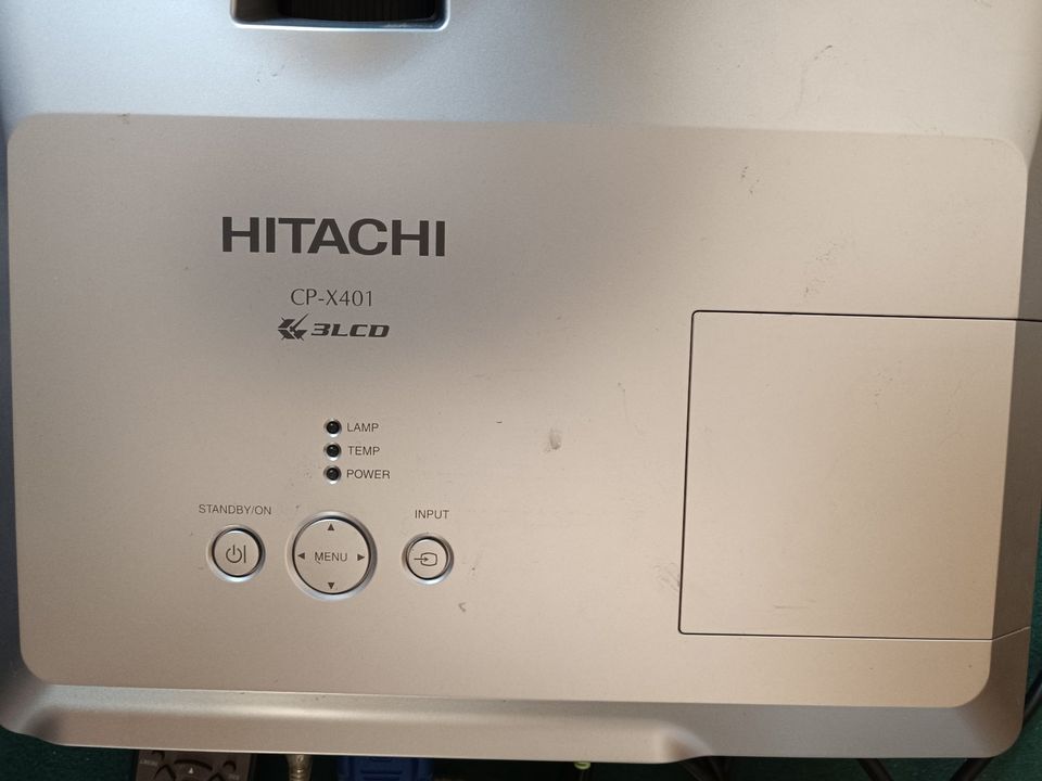 Beamer Hitachi CP-X401 in Potsdam