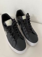 Nike Sneaker Gr.40 schwarz weiß Bayern - Leipheim Vorschau