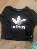 Adidas Croptop Schwarz Größe 36/38 Mecklenburg-Vorpommern - Wesenberg Vorschau