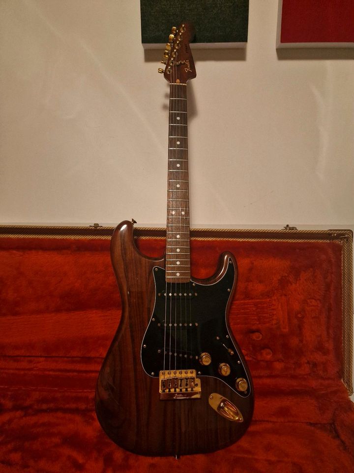 RARITÄT !!! Fender Stratocaster Walnut "The Strat" 1981 in Karlsruhe