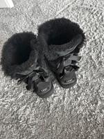 Ugg Boots Schwarz mit Schleifen Berlin - Steglitz Vorschau