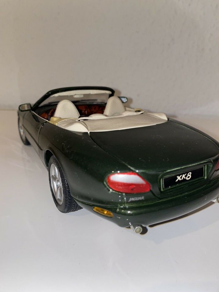 Modellauto Jaguar XK8 Maisto 1:18 Sammlung in Eschweiler