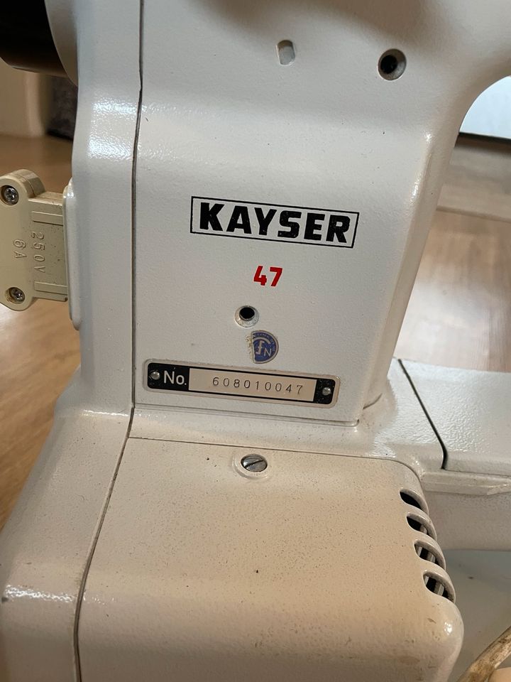 Kayser 47 Nähmaschine in Felsberg