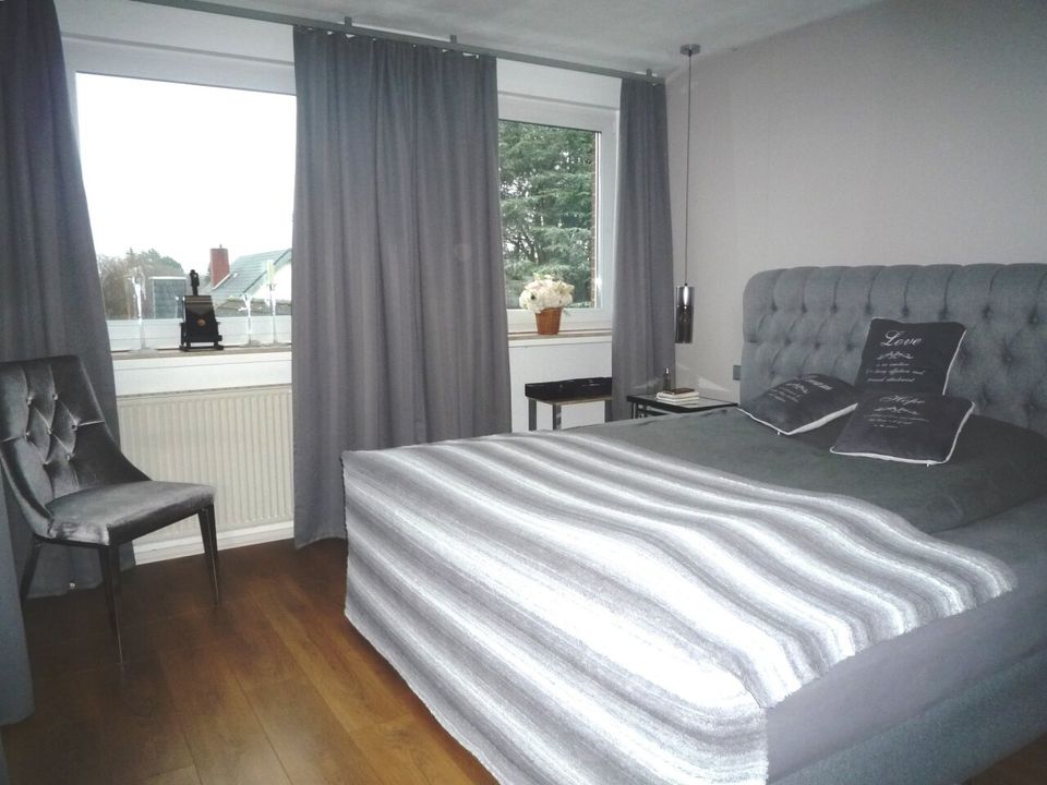 Repräsentative 3 Zimmer-Dachgeschoß-Wohnung mit Balkon in Minden