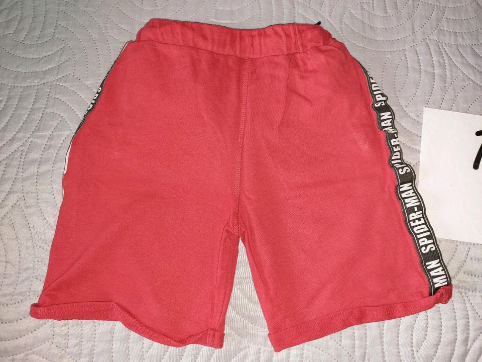 Kurze Hose Shorts rot Marvel Spiderman Gr.110 für 1,50€ in Linkenheim-Hochstetten