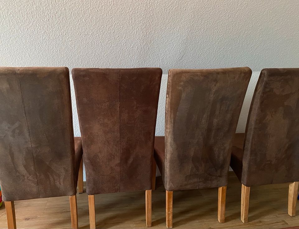 4  komplett braun Stühle in Zerbst (Anhalt)