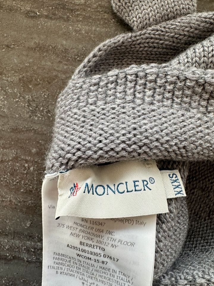 Moncler Mütze XXXS Kind Baby in Ravensburg