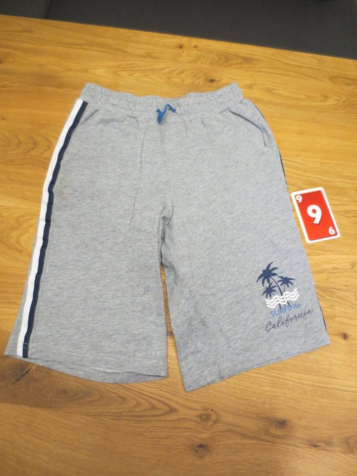 Shorts - kurze Hosen für Jungen Gr. 140, auch einzeln ab 1,-€ in Künzell