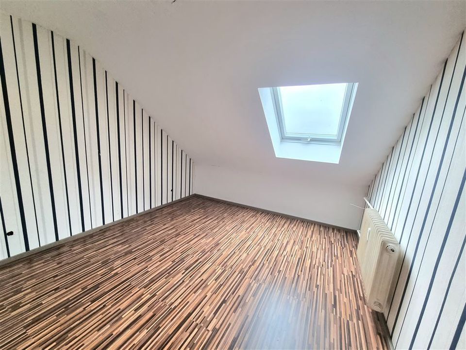*** 3 ZKB Dachgeschosswohnung mit Balkon und Garage wird ab sofort in Neuweiler verkauft! *** in Sulzbach (Saar)