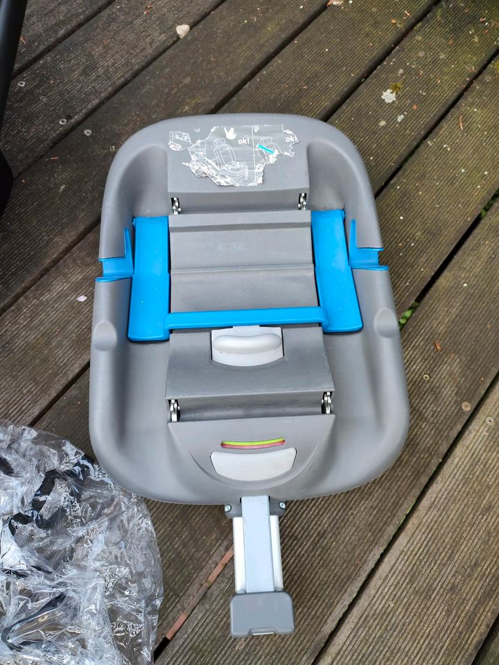 my junior VITA UNIQUE Kinderwagen Isofix oderGurt in Bremervörde