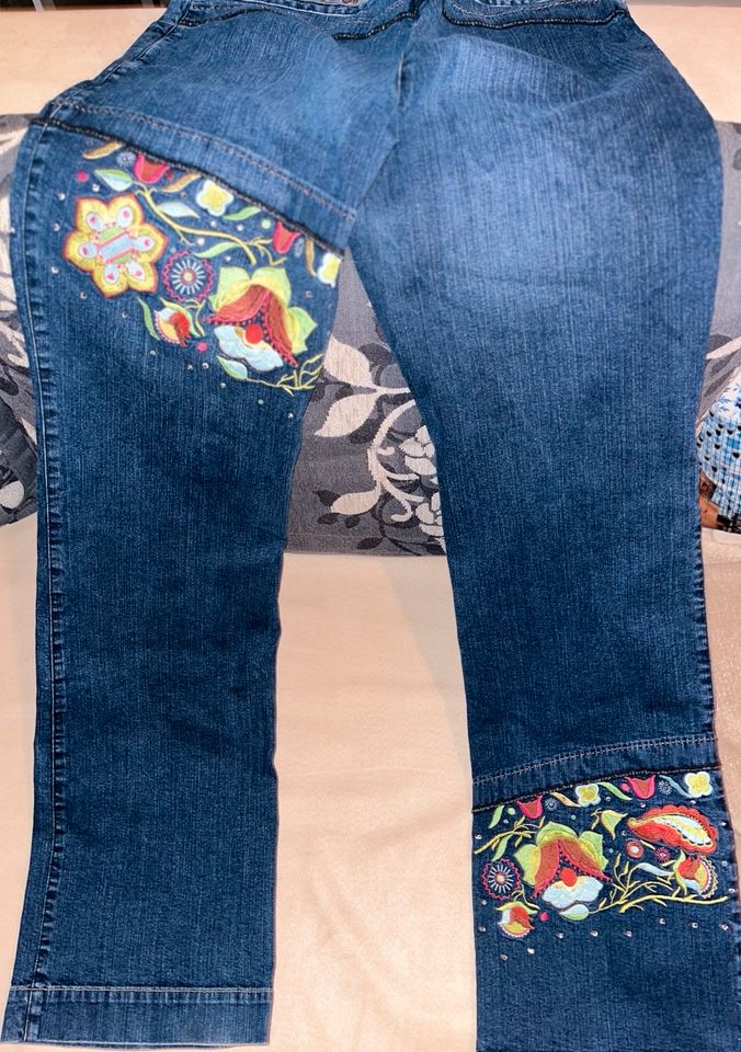 OILILY Damenjeans Stickerei Gr. 38 in Hamburg