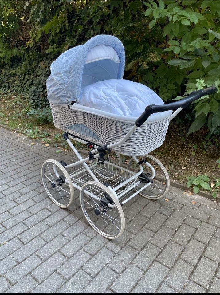 Retro Kinderwagen in Hohenmölsen