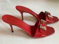 Gucci Lackleder Pumps Stiletto rot neu Schnalle, 39,5 Pankow - Prenzlauer Berg Vorschau