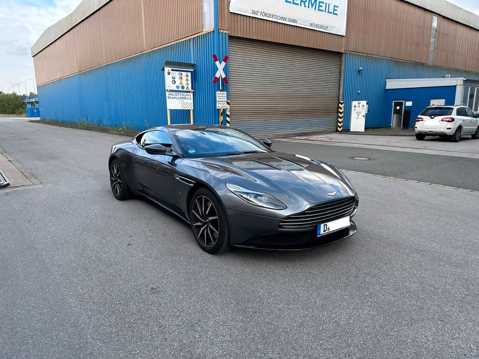 Aston Martin DB11 Coupe V12 608 Ps 2019 39TKM MWST ausweisbar in Düsseldorf