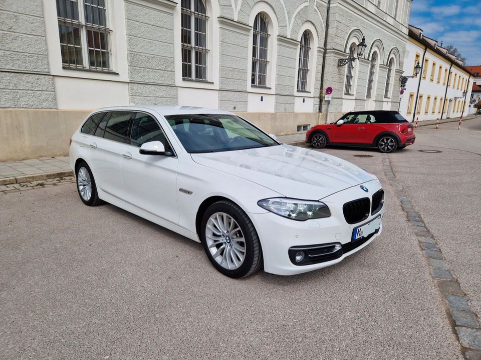 BMW 520d Touring Luxury Line / Xenon / Navi / Leder in München