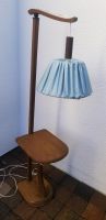 Vintage Stehlampe mit Tisch Rheinland-Pfalz - Ruppertshofen (Taunus) Vorschau