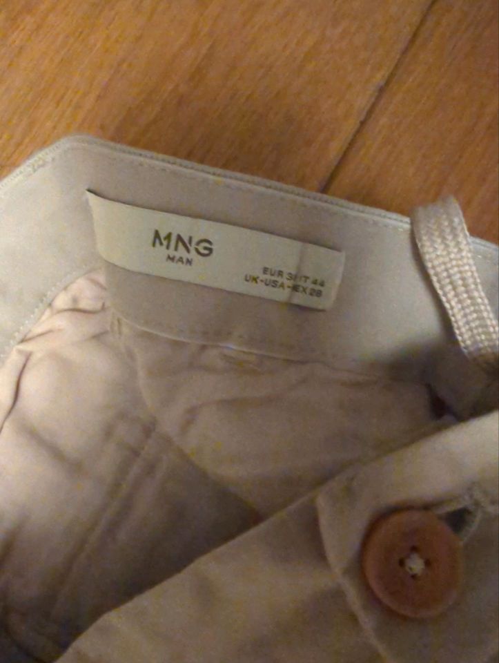 Mango Man Tapered Fit Größe 38 in Marburg