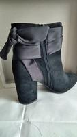 halbhohe stiefel damen mit absatz Originalverpackung Sachsen-Anhalt - Magdeburg Vorschau
