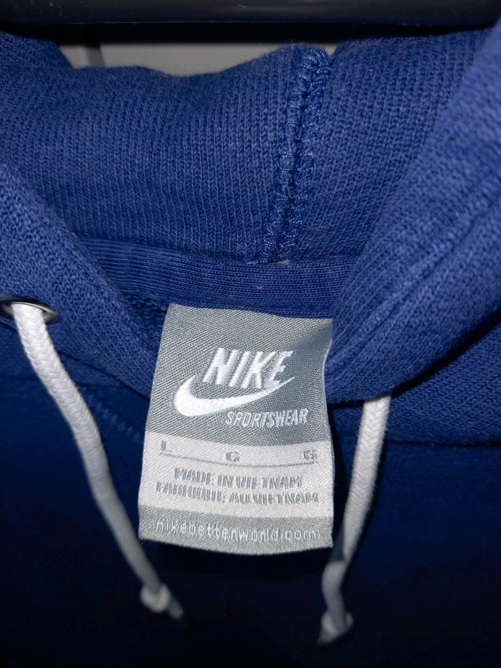Nike Pullover in München