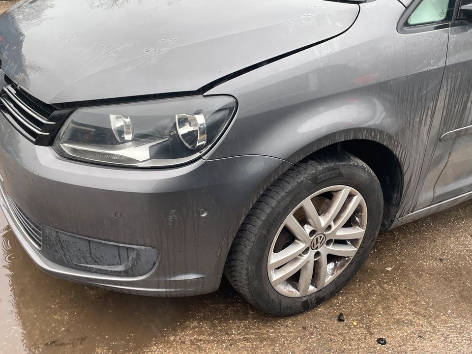 Schlachtfest VW Touran 1T3 Stoßstange Motorhaube kotflügel Tür si in Dorsten