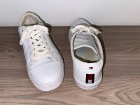 Turnschuhe Sneaker weiß Tommy Hilfiger Baden-Württemberg - Ulm Vorschau