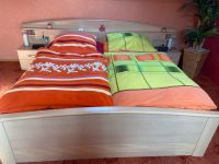 Schlafzimmer Doppelbett inklusive 2 Nachtschränke und 2 Kommoden Sachsen-Anhalt - Halle Vorschau