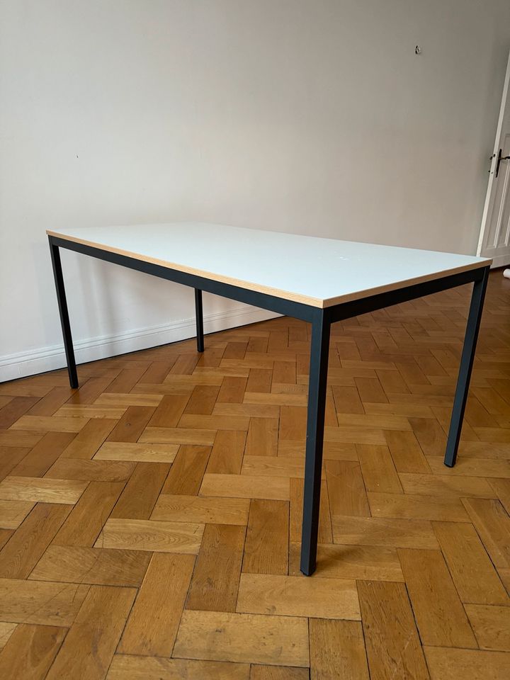 Schreibtisch / Designer Schreibtisch / Tisch in Berlin