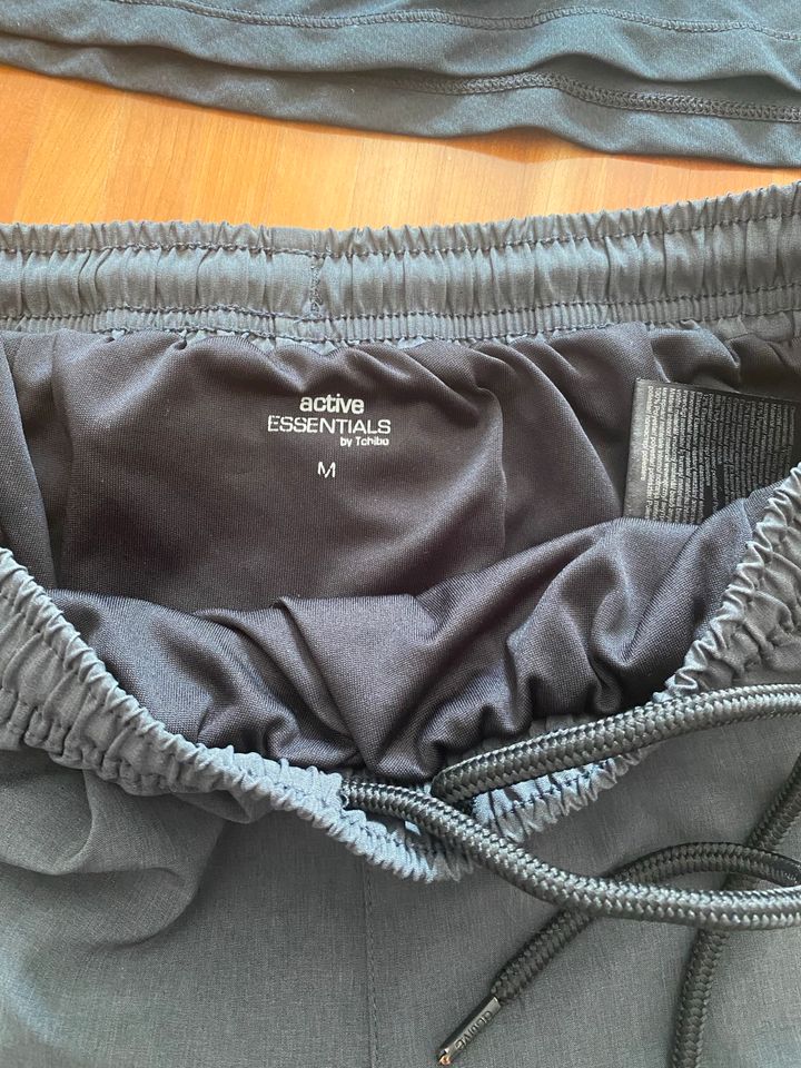 Herren Set Sportshirt Sportshorts Größe M Tchibo H&M active in Weil am Rhein