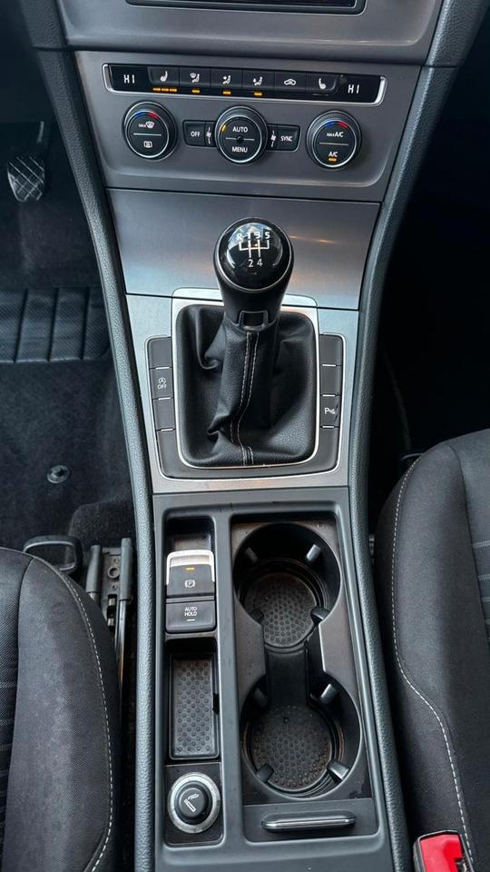 Volkswagen Golf VII Variant Lounge*1.6TDI *NAVI*KLIMA*SHZ* in Raubling