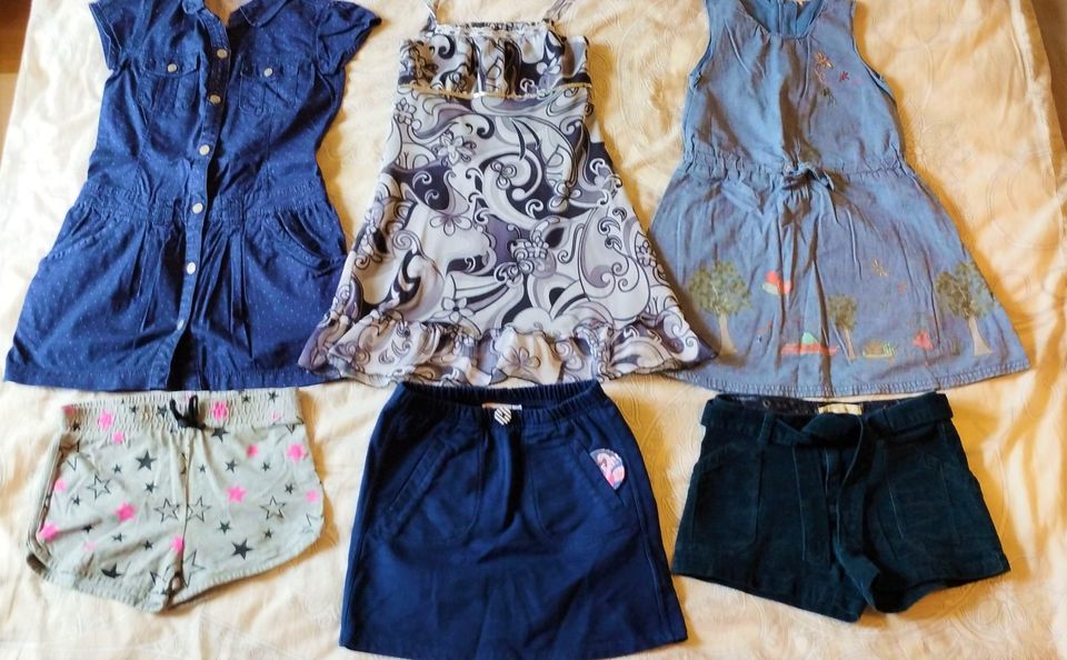 Paket Set 3x Kleid, Rock, 2x Shorts, Größe 122/128, Lego Zara H&M in Berlin