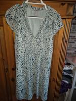 H&M Kleid mit Unterkleid Gr.42 Neu salbeigrün Saarland - Tholey Vorschau