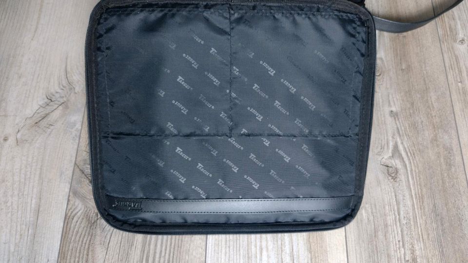 Laptop Tasche, Notebook Tasche, Slip Case schwarz, veganes Leder in Hamburg